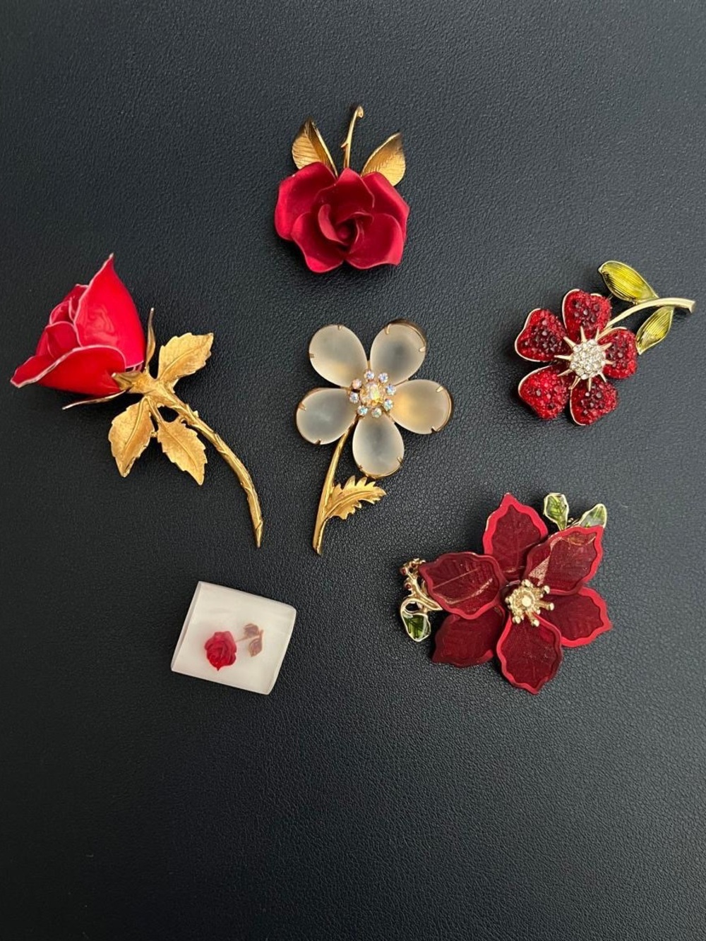 VTG Floral Red & Gold Assorted Brooch Pin Set Lot Bundle Flower Rose